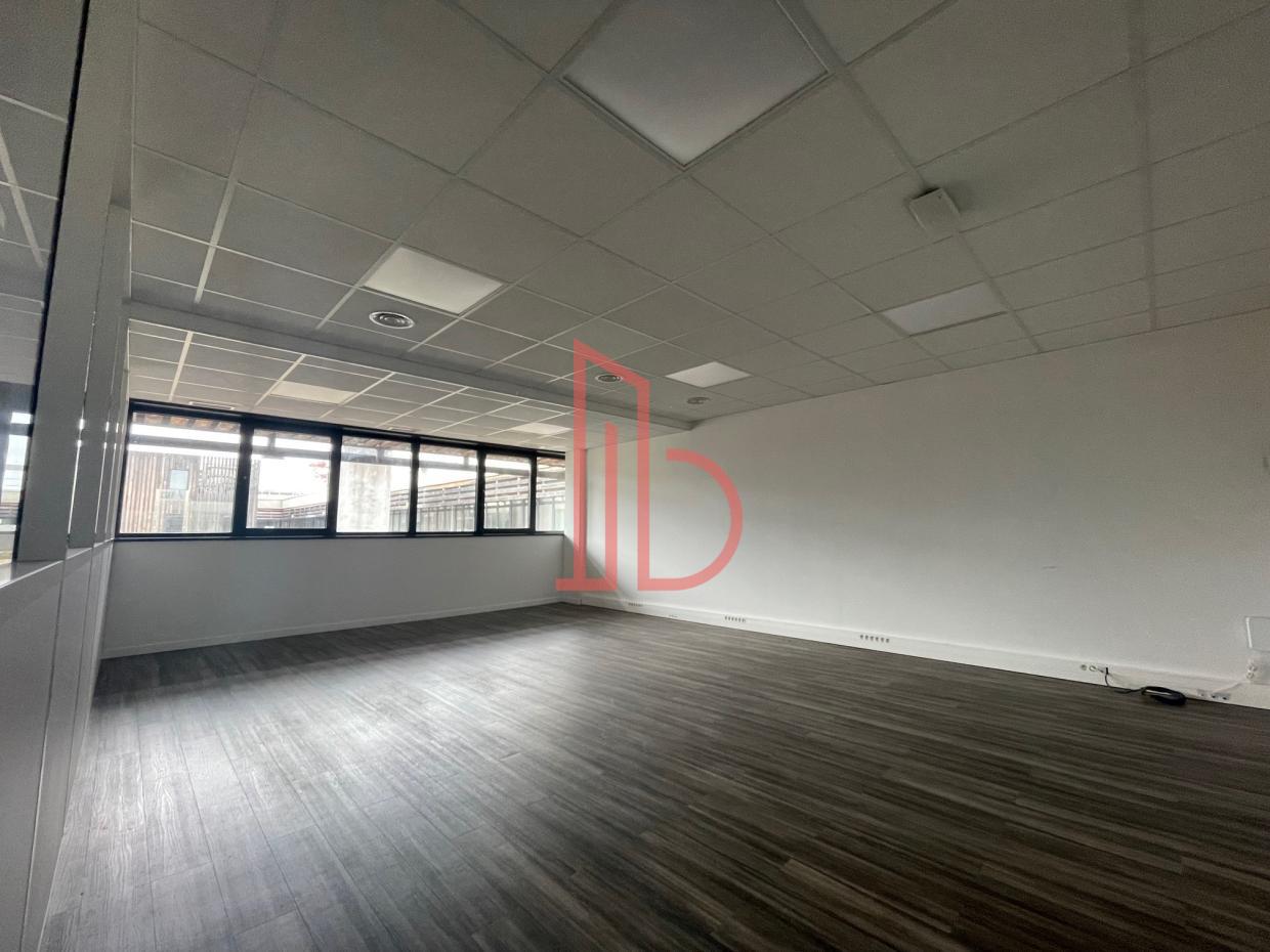 À louer Bureaux - Mérignac 33700 - 1058m²