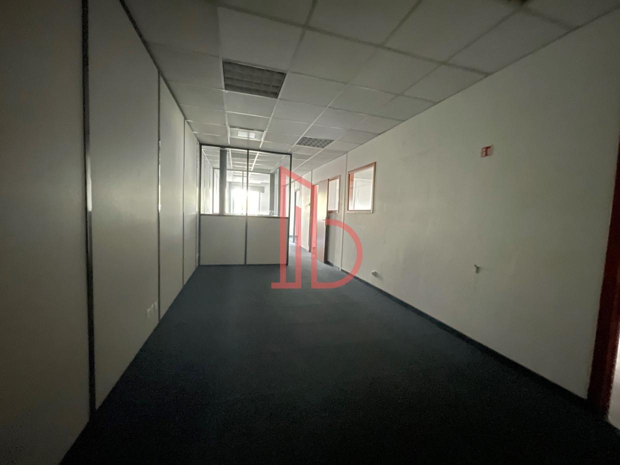 À louer Bureaux - Bordeaux 33100 - 431m²