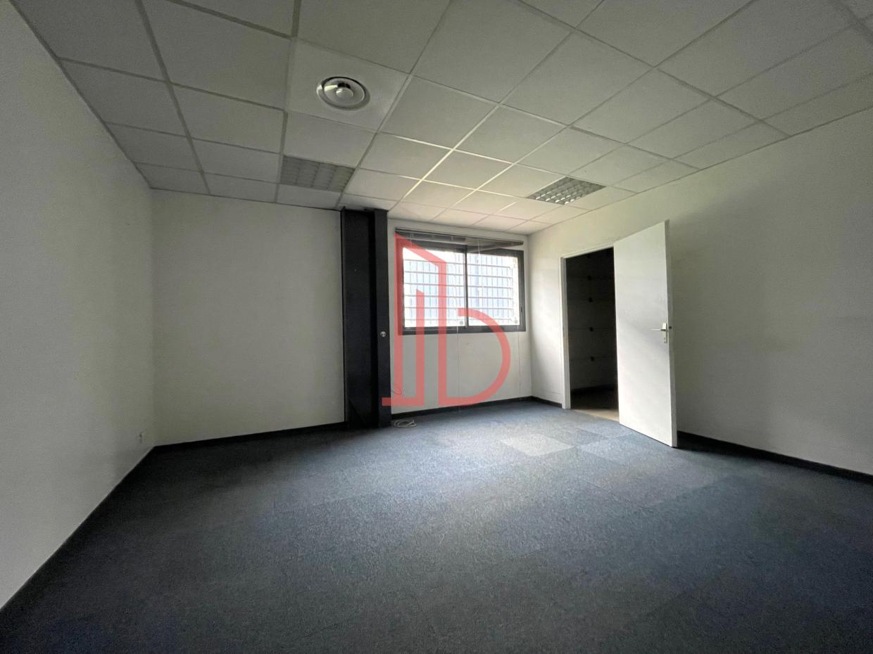 À louer Bureaux - Bordeaux 33100 - 431m²