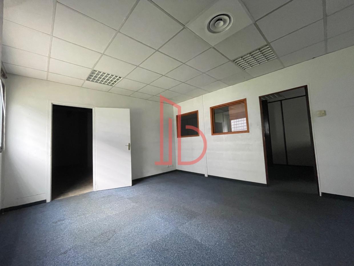 À louer Bureaux - Bordeaux 33100 - 431m²