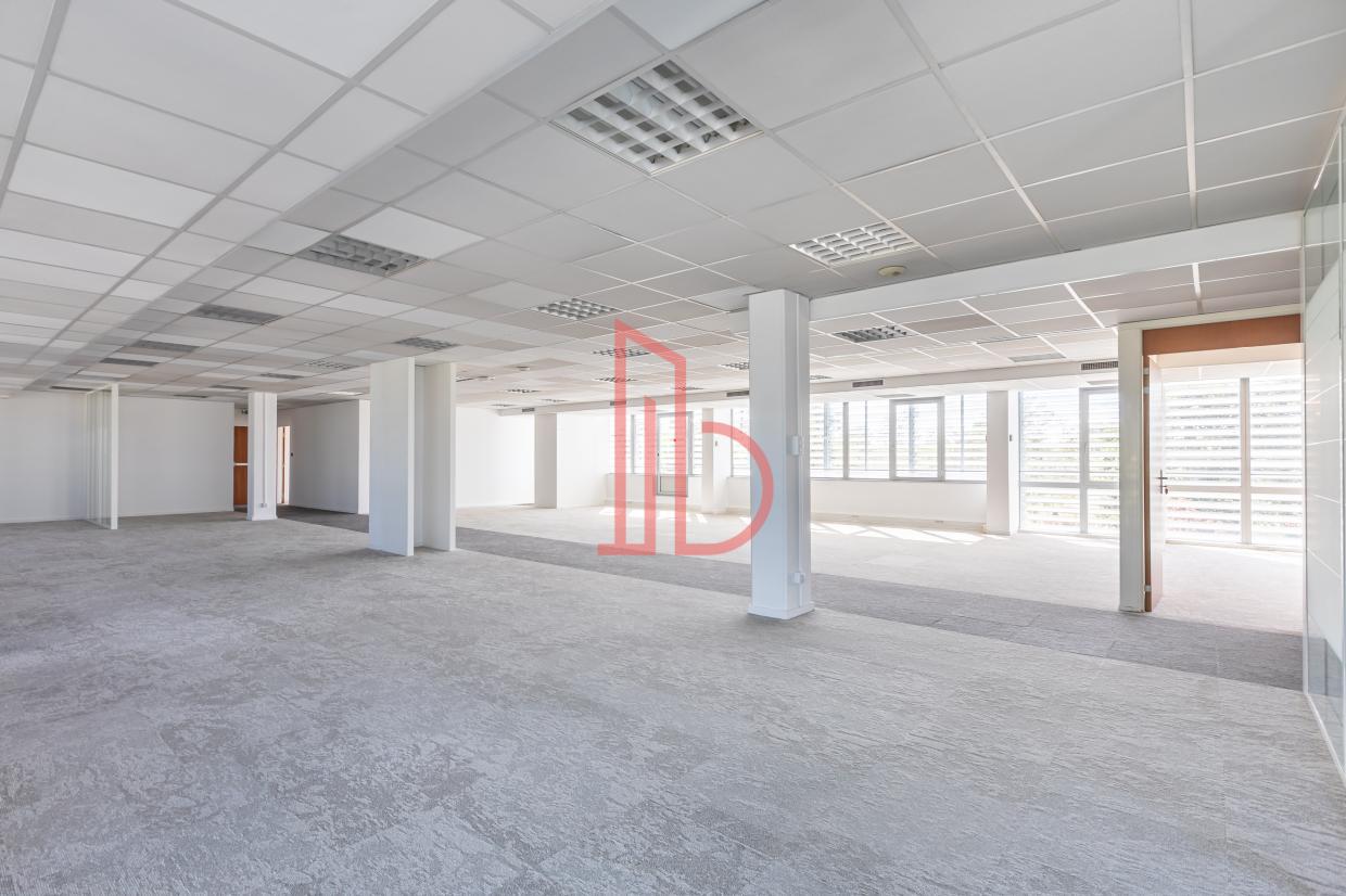 À louer Bureaux - Mérignac 33700 - 928.91m²