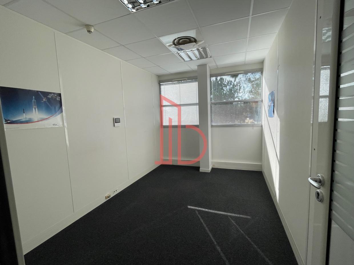 À louer Bureaux - Mérignac 33700 - 204.55m²