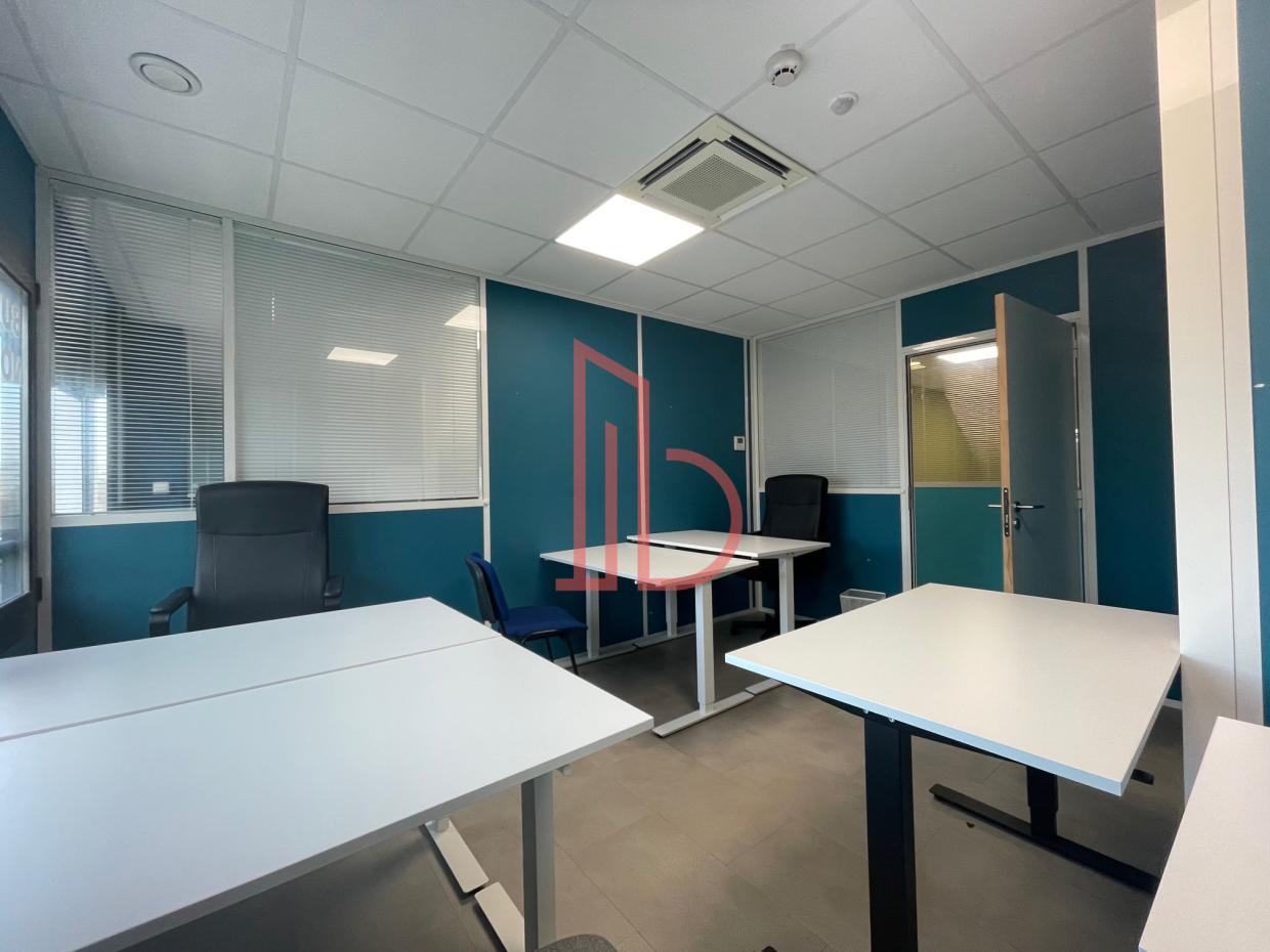 À louer Bureaux - Bordeaux 33300 - 350m²