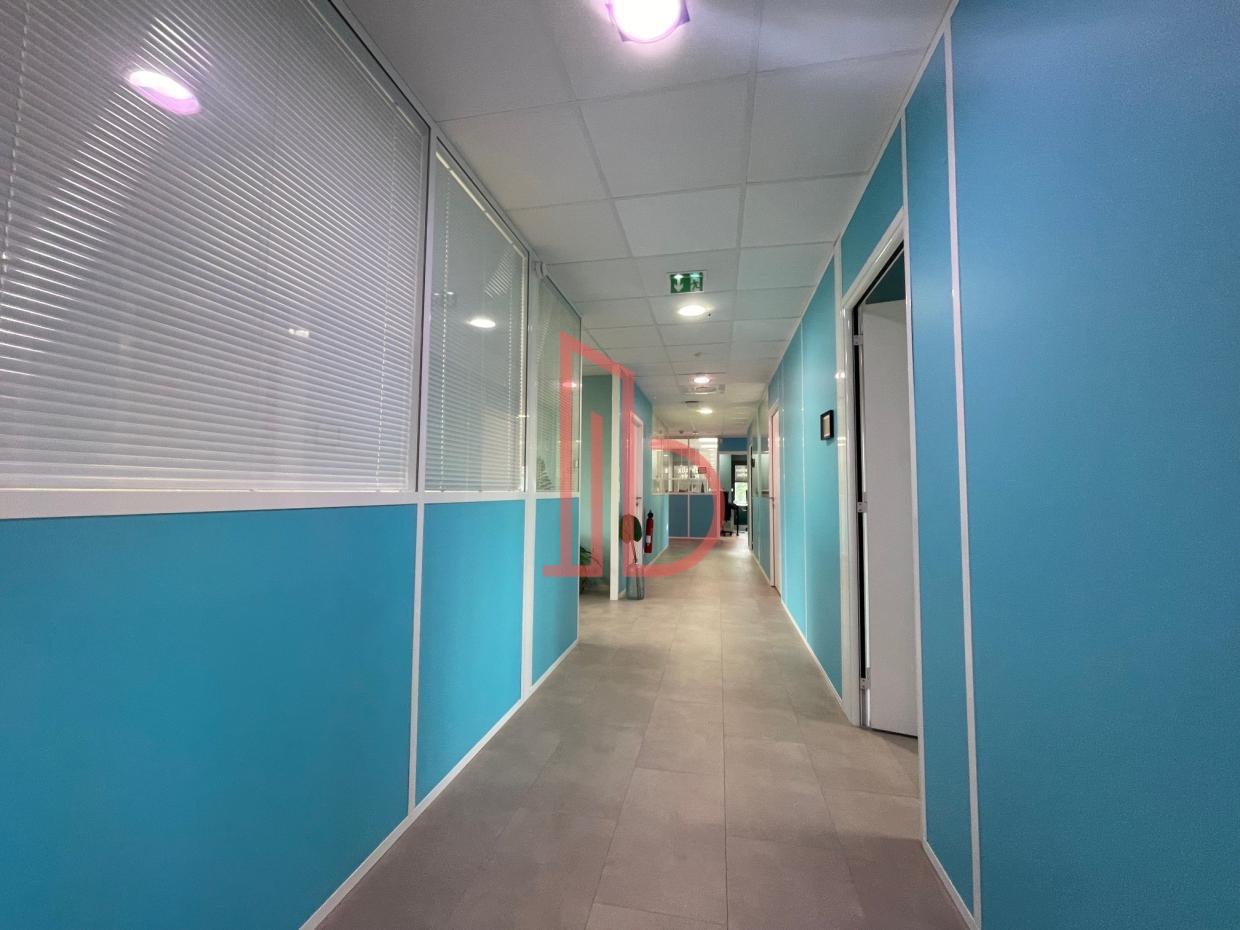 À louer Bureaux - Bordeaux 33300 - 350m²