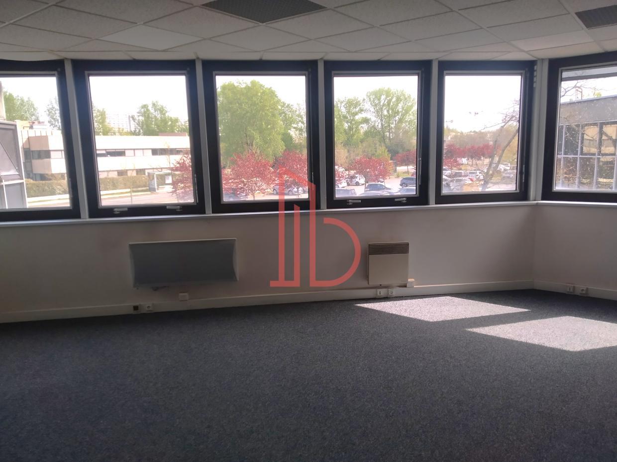 À louer Bureaux - Bruges 33520 - 95.28m²