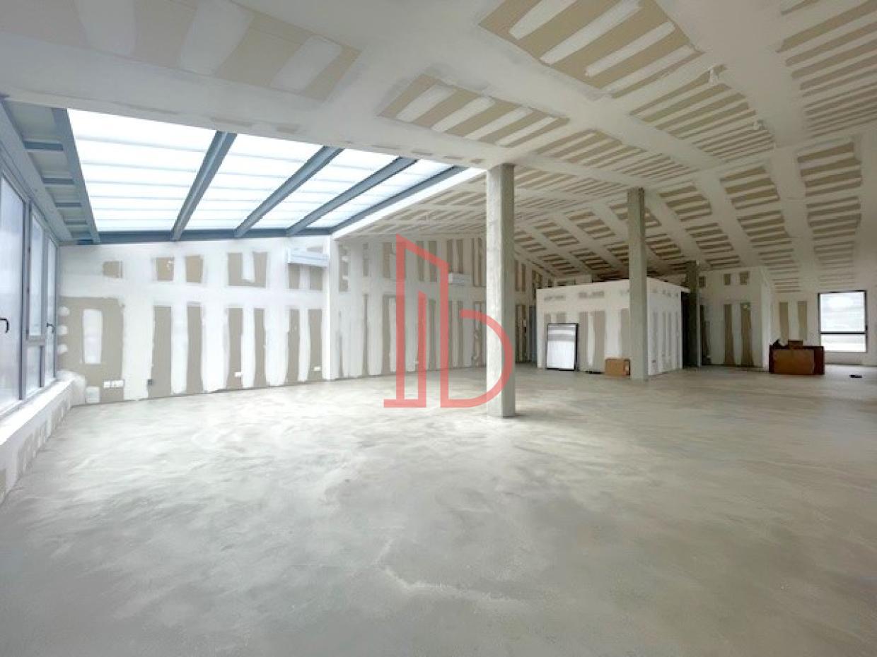 À louer Bureaux - Bordeaux 33100 - 178m²