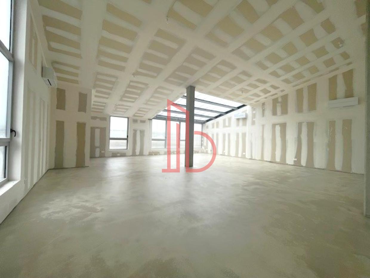 À louer Bureaux - Bordeaux 33100 - 178m²