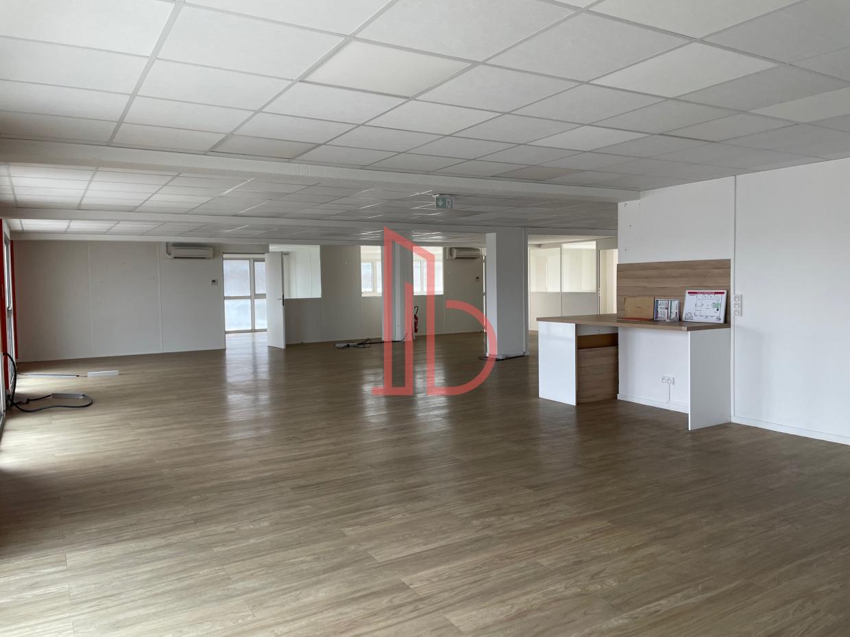 À louer Bureaux - Bordeaux 33300 - 273m²