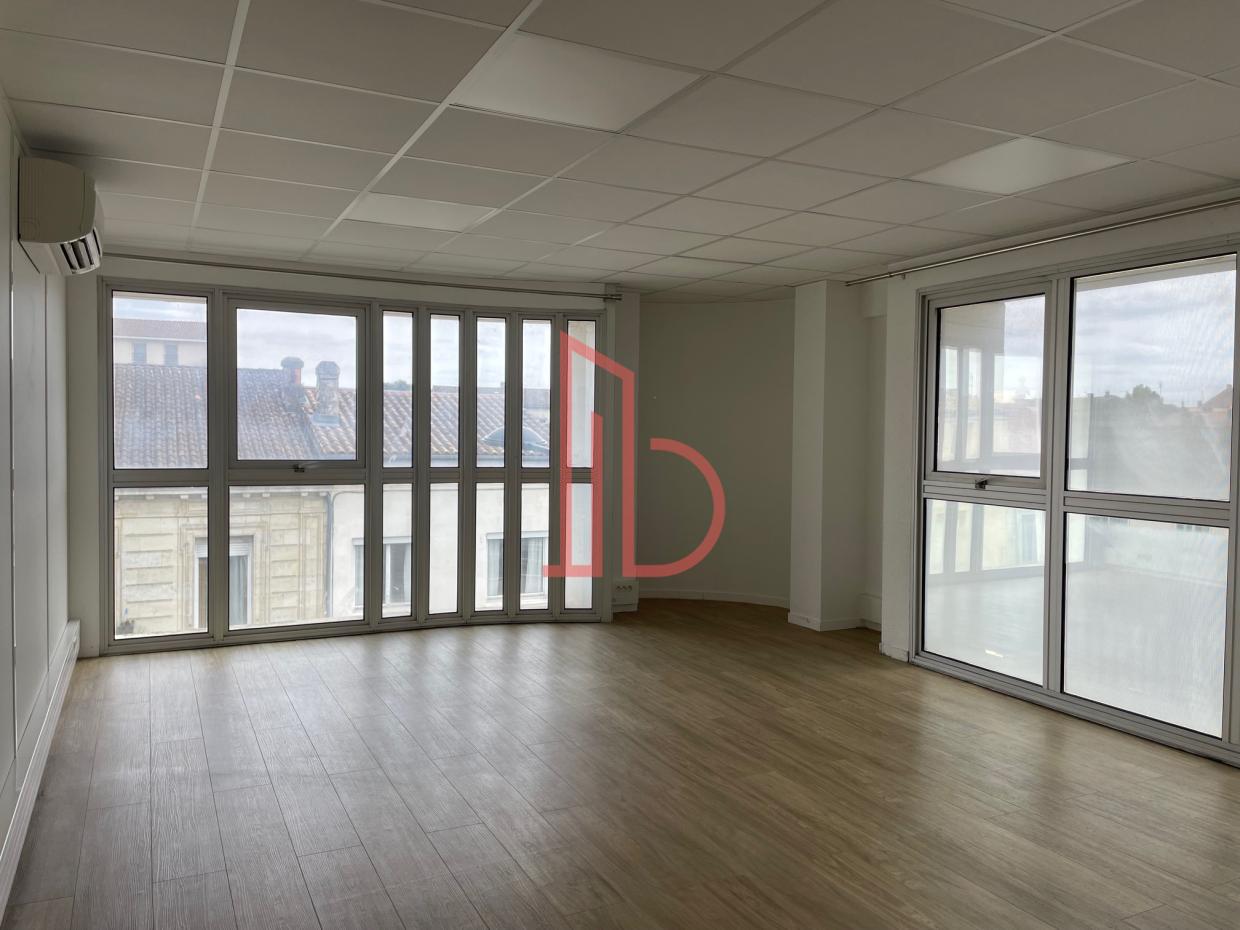À louer Bureaux - Bordeaux 33300 - 273m²