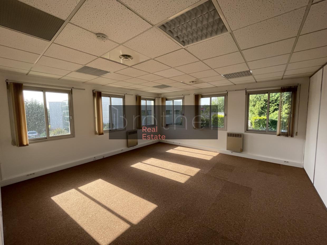 À louer Bureaux - Mérignac 33700 - 334.35m²