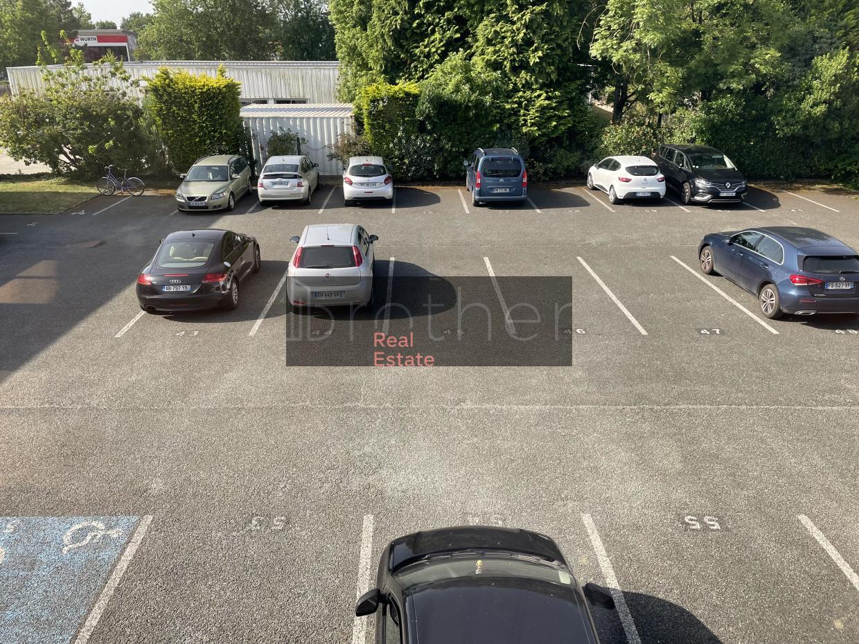 À louer Bureaux - Mérignac 33700 - 334.35m²