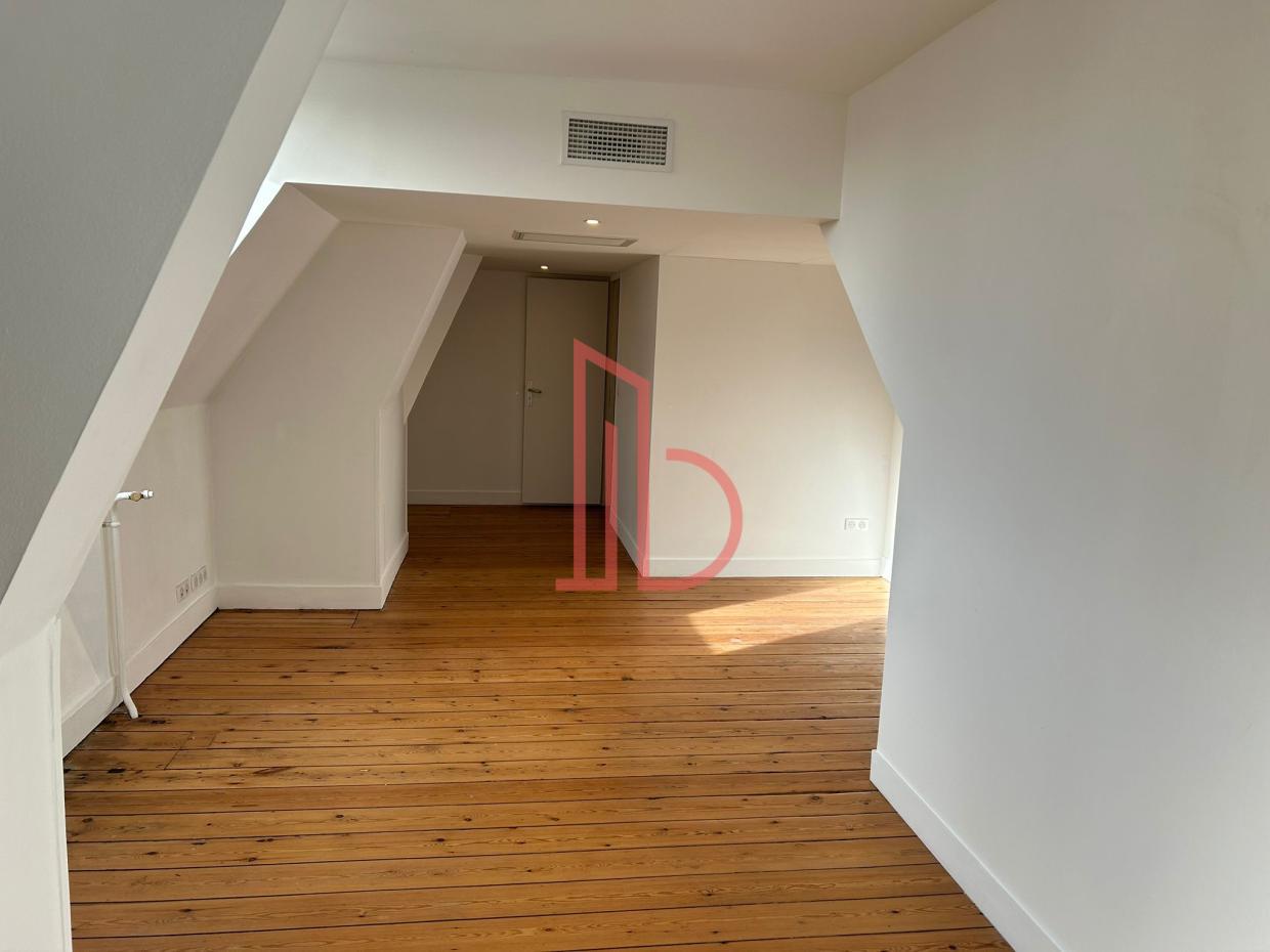 À louer Bureaux - Bordeaux 33300 - 76m²