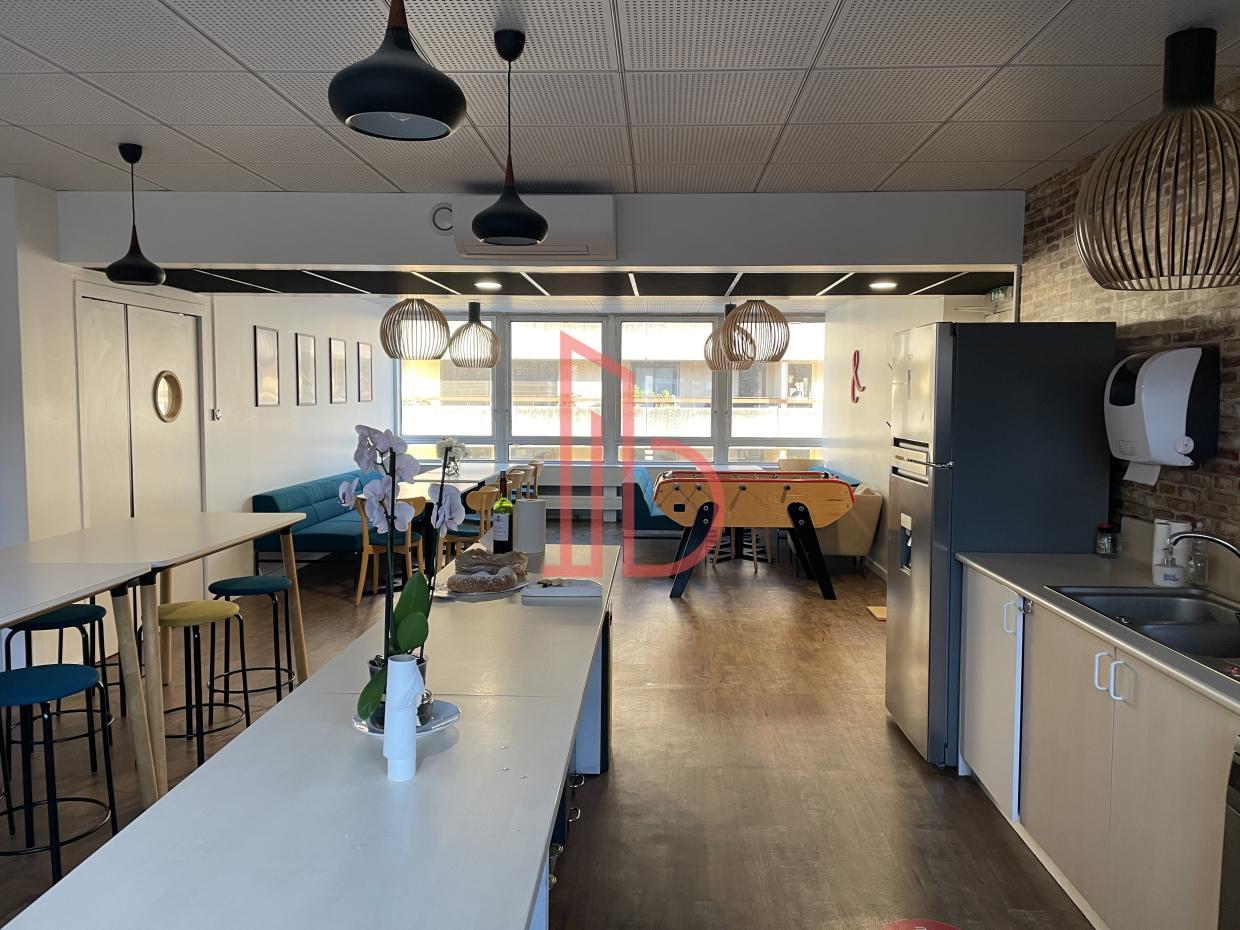 À louer Bureaux - Bordeaux 33200 - 327m²