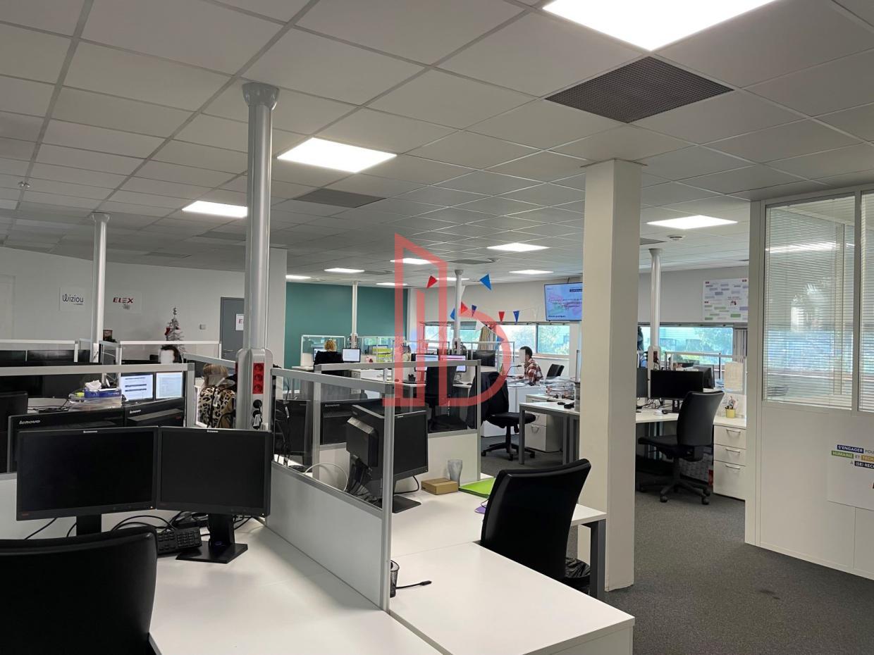 À louer Bureaux - Bordeaux 33300 - 1135.2m²