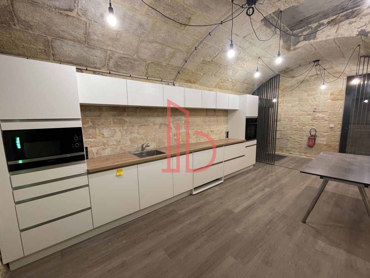 À louer Bureaux - Bordeaux 33000 - 630m²