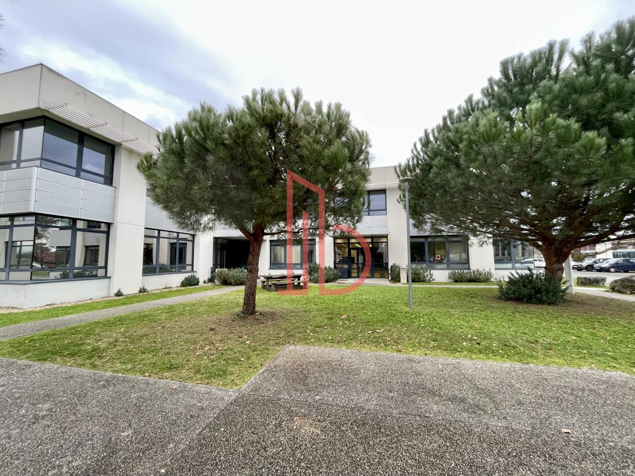 À louer Bureaux - Mérignac 33700 - 646m²