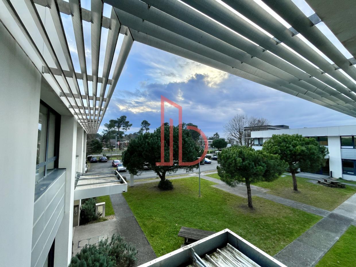 À louer Bureaux - Mérignac 33700 - 646m²