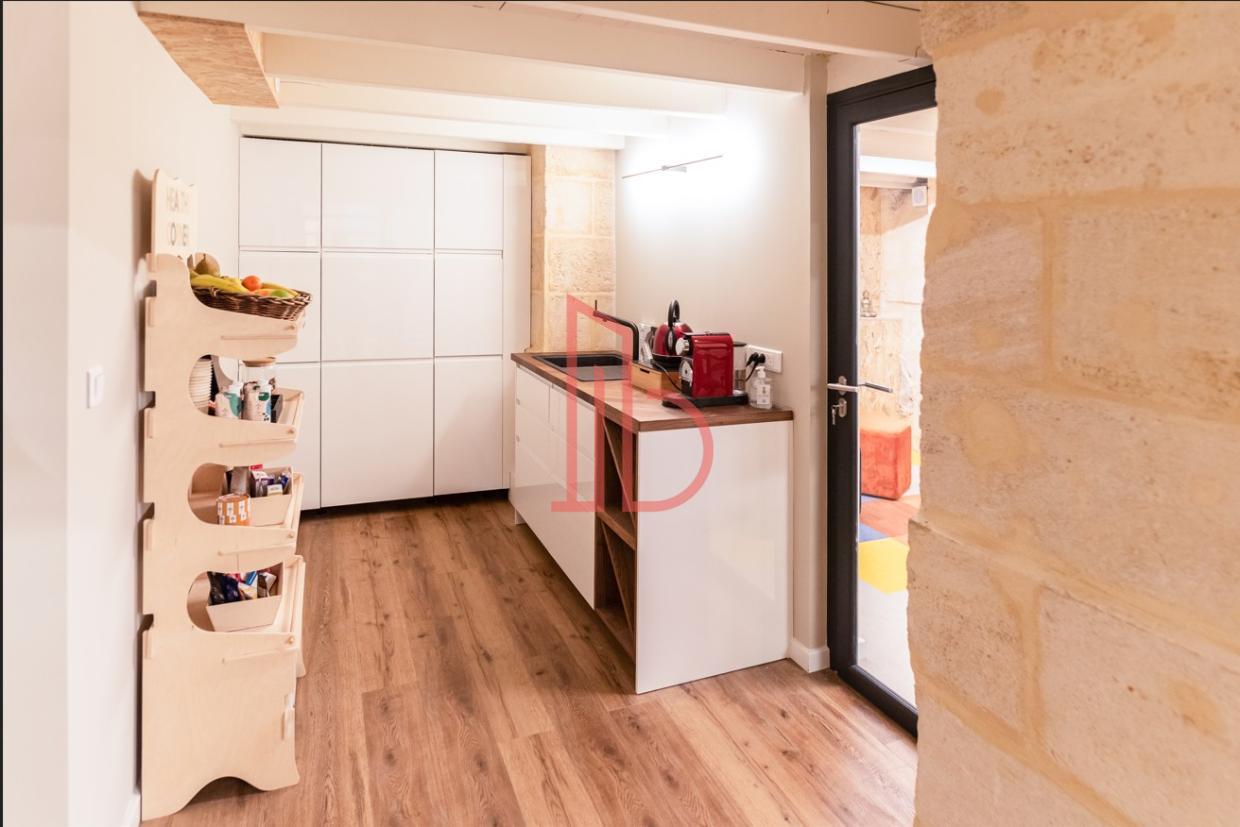 À louer Bureaux - Bordeaux 33000 - 115m²