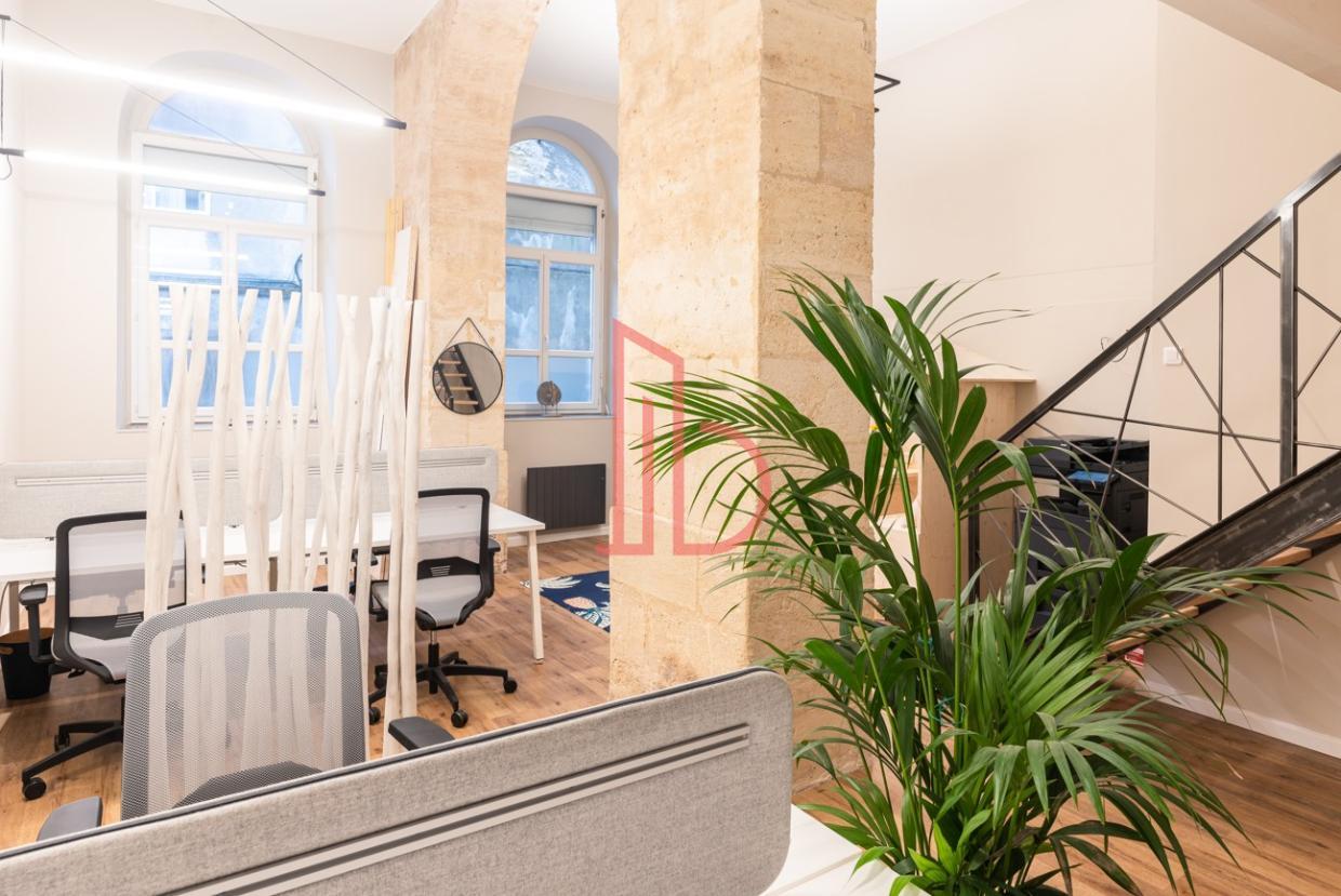 À louer Bureaux - Bordeaux 33000 - 115m²