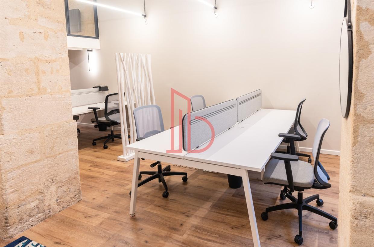 À louer Bureaux - Bordeaux 33000 - 115m²