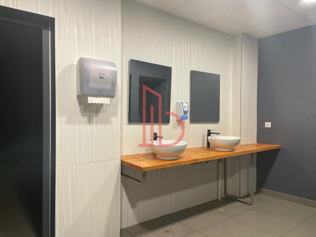 À louer Commerce - Mérignac 33700 - 700m²