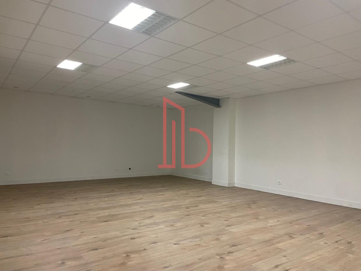 À louer Commerce - Mérignac 33700 - 700m²