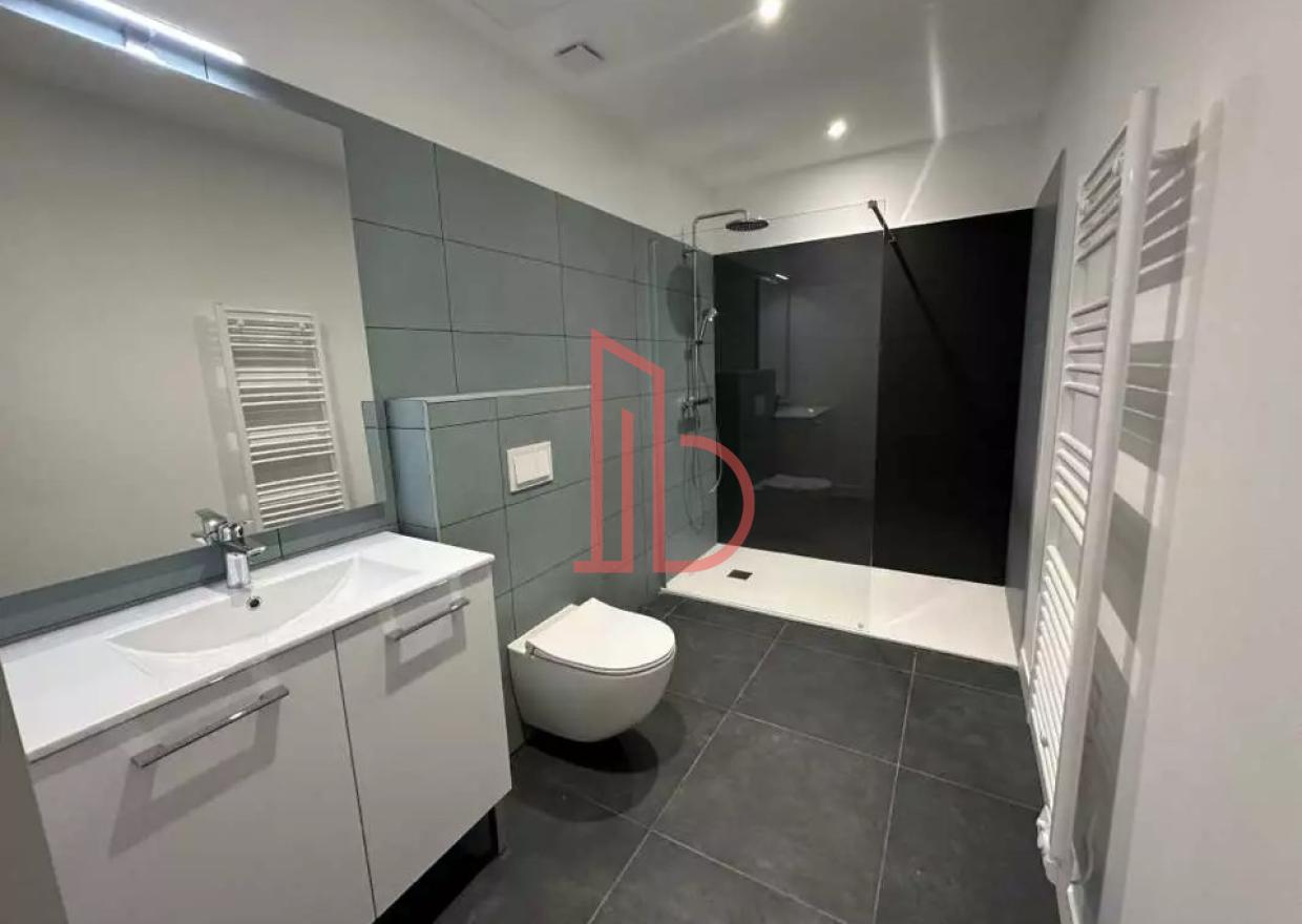 À louer Bureaux - Bordeaux 33800 - 70m²