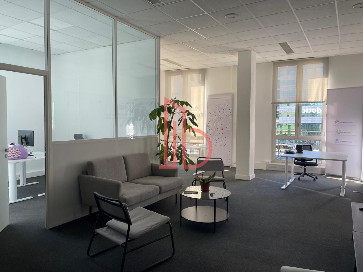 À louer Bureaux - Bordeaux 33000 - 511m²