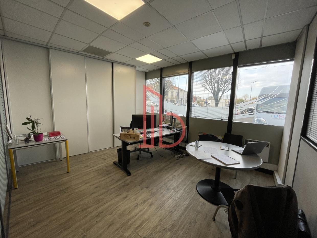 À louer Bureaux - Bordeaux 33000 - 285m²