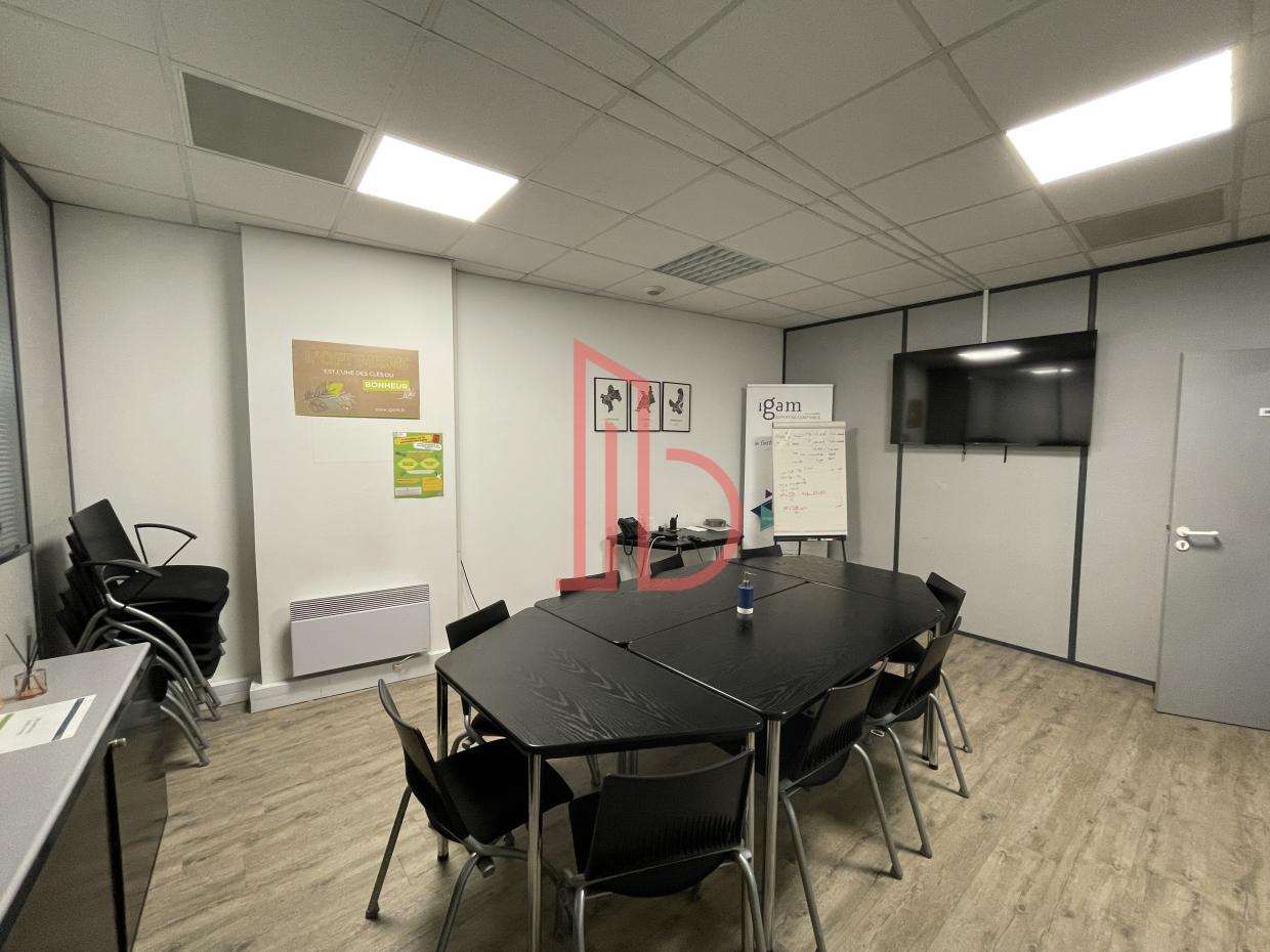 À louer Bureaux - Bordeaux 33000 - 285m²
