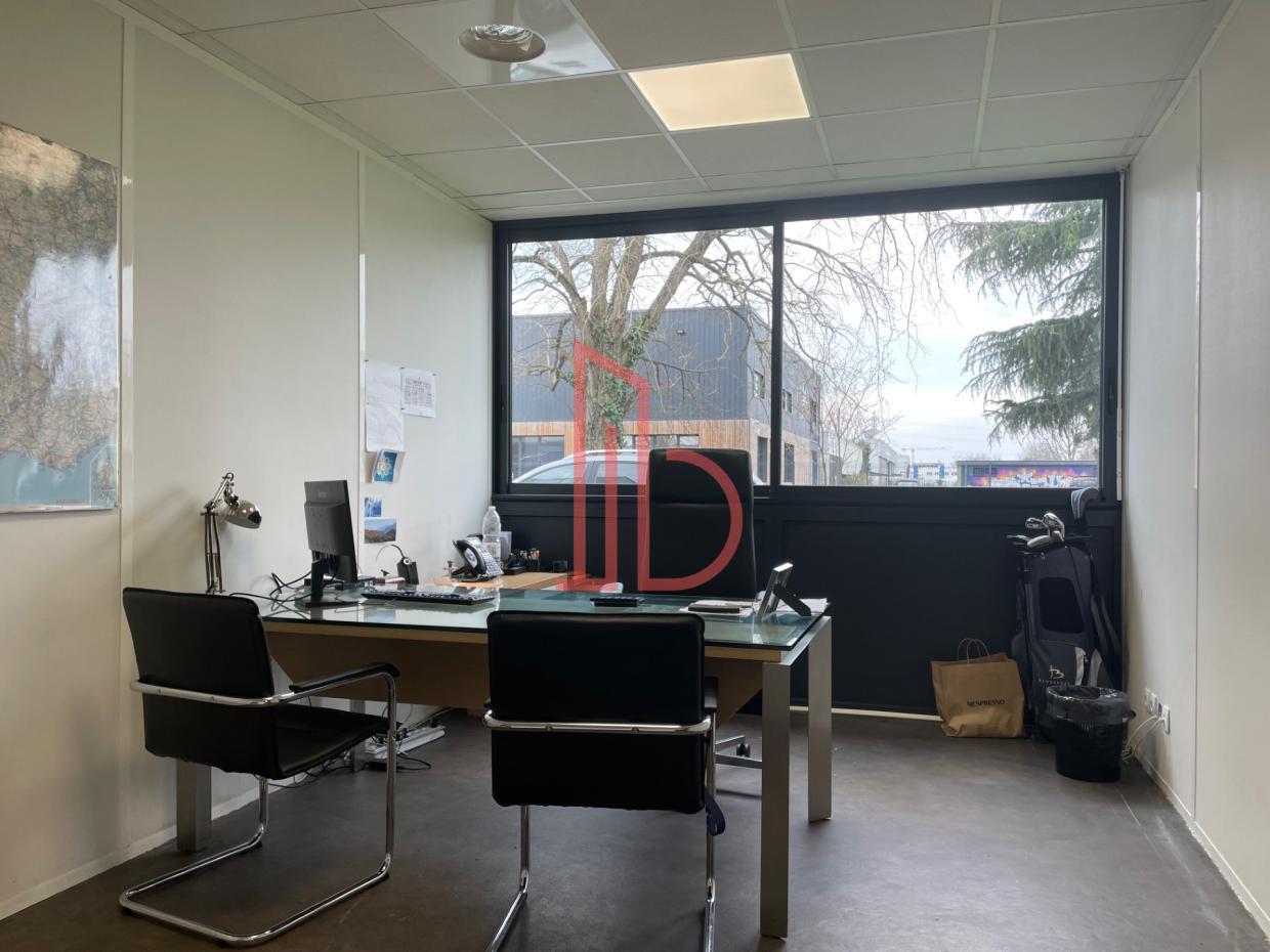 À louer Bureaux - Bordeaux 33300 - 120m²