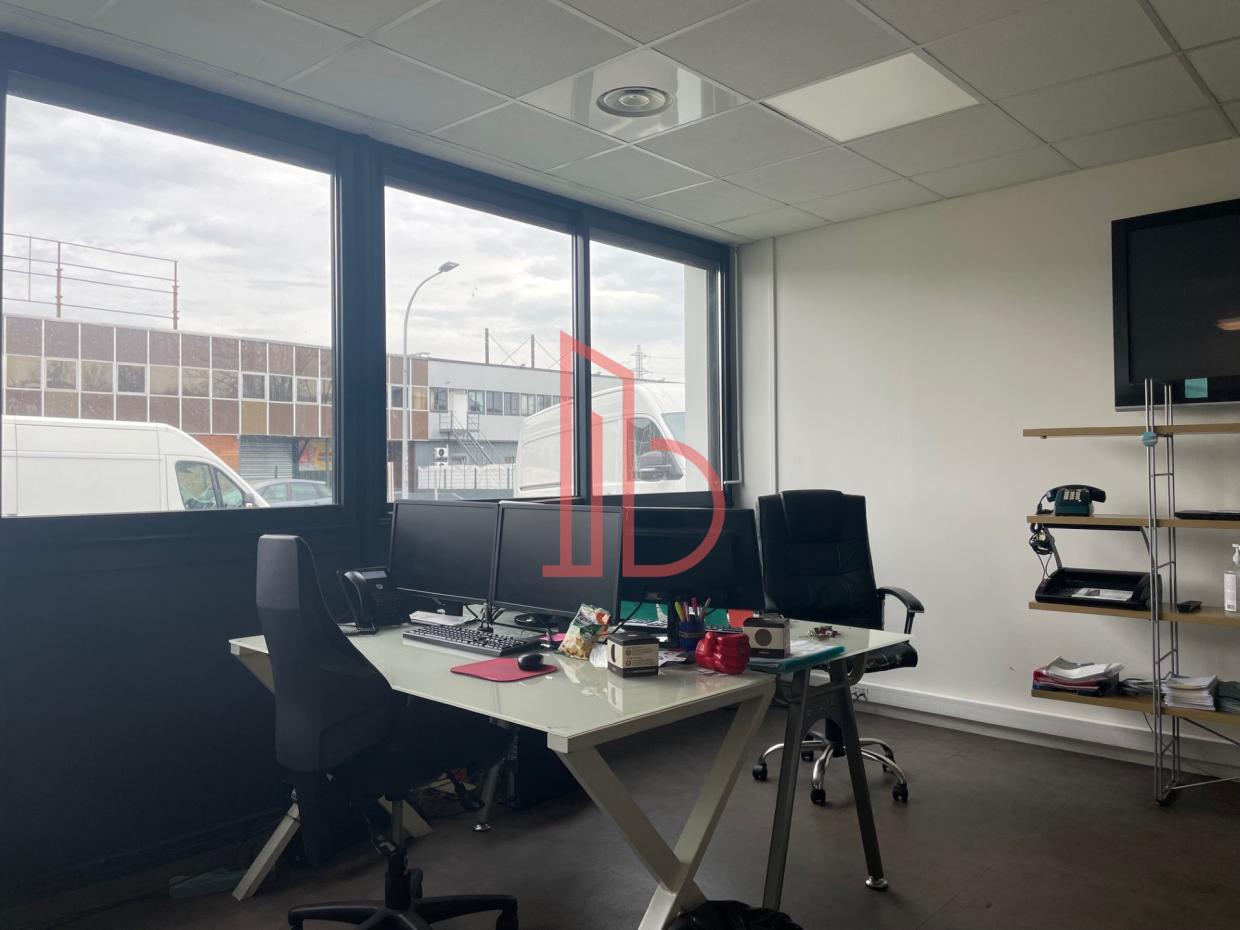 À louer Bureaux - Bordeaux 33300 - 120m²