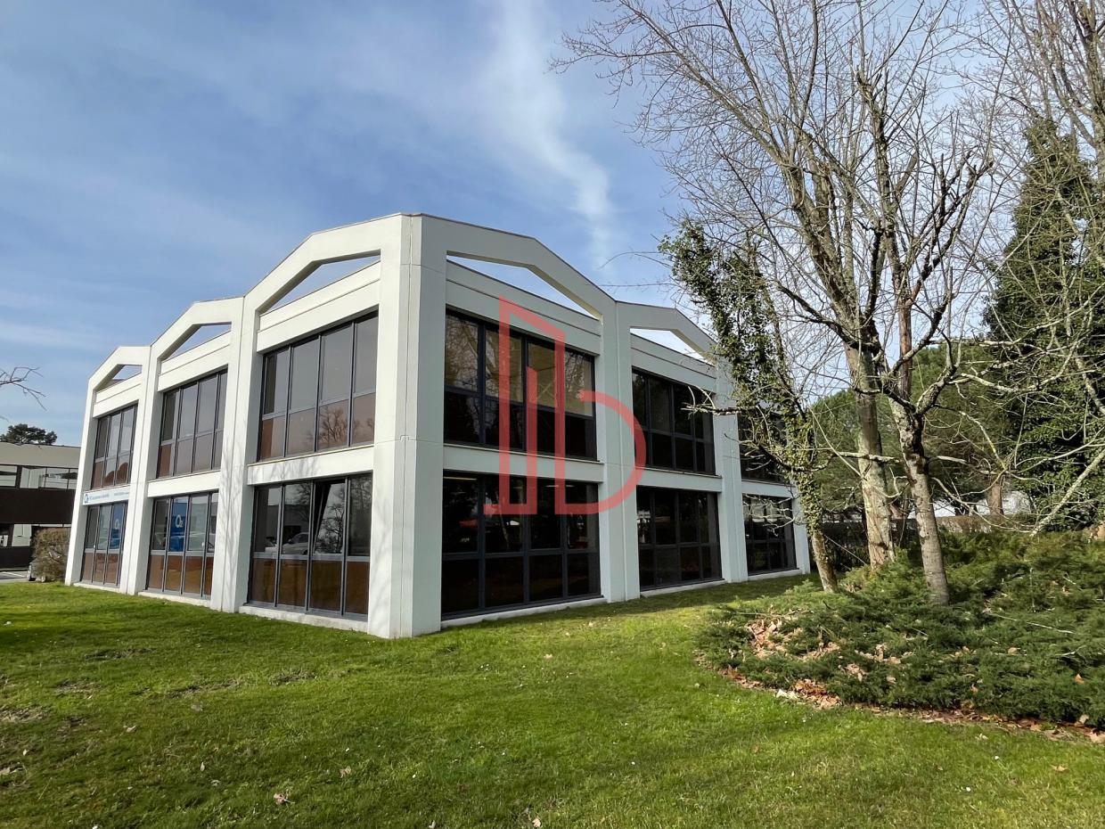 À louer Bureaux - Gradignan 33170 - 341m²