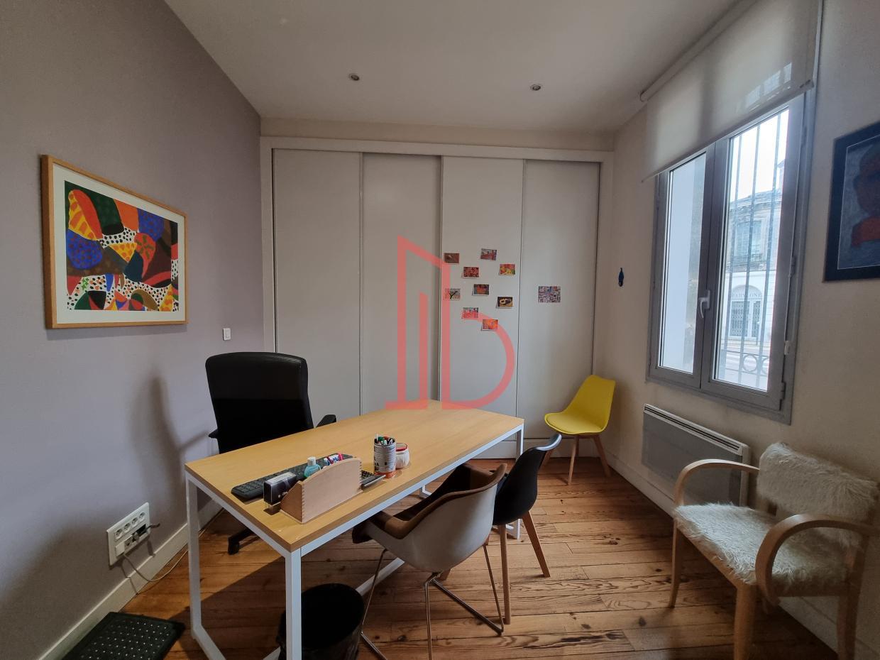 À louer Bureaux - Bordeaux 33800 - 160m²