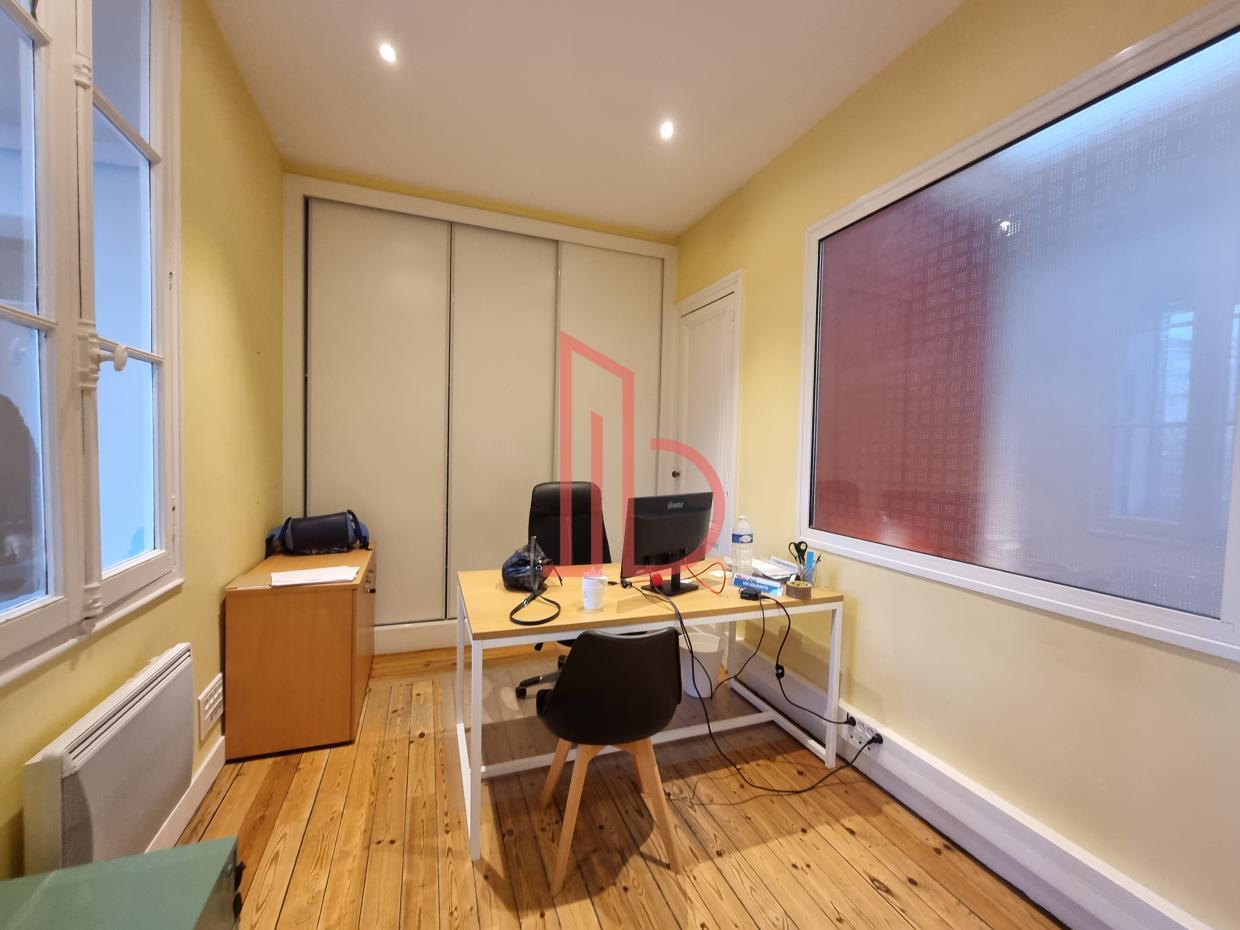 À louer Bureaux - Bordeaux 33800 - 160m²