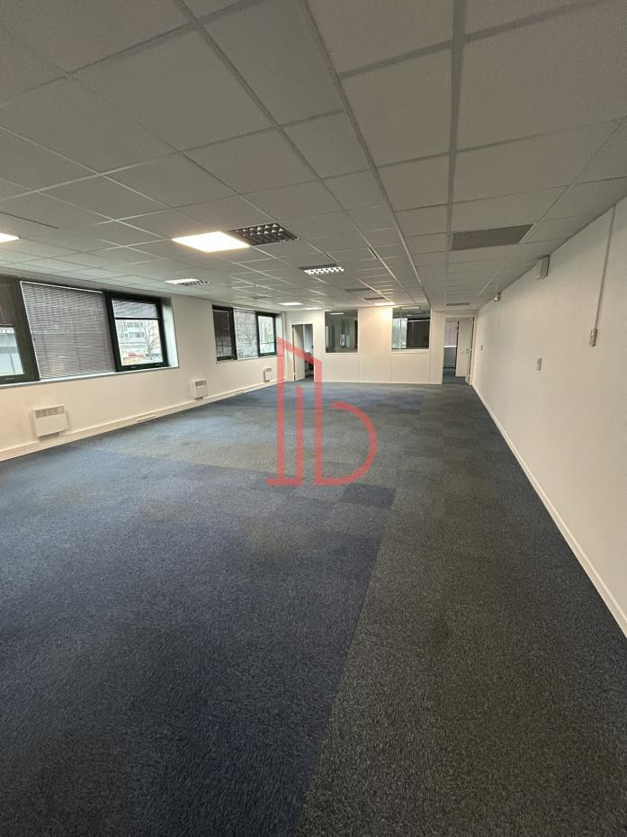 À louer Bureaux - Bruges 33520 - 360m²