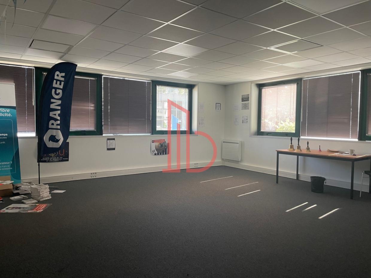 À louer Bureaux - Bruges 33520 - 360m²