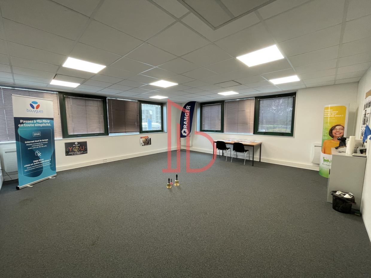 À louer Bureaux - Bruges 33520 - 360m²