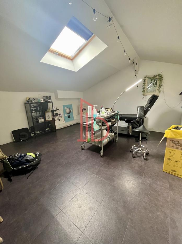 À louer Bureaux - Bordeaux 33100 - 110m²