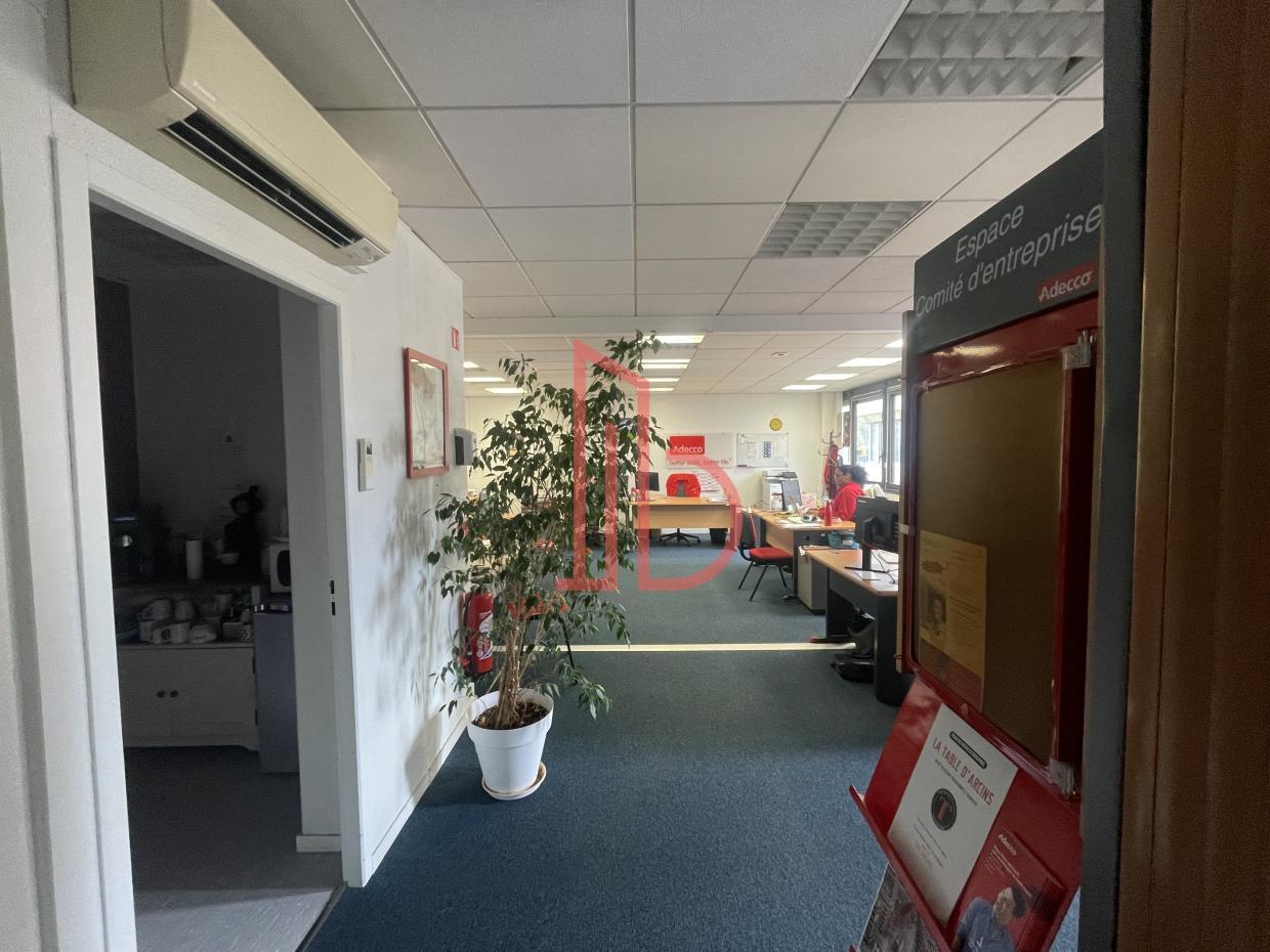 À louer Bureaux - Bruges 33520 - 390m²