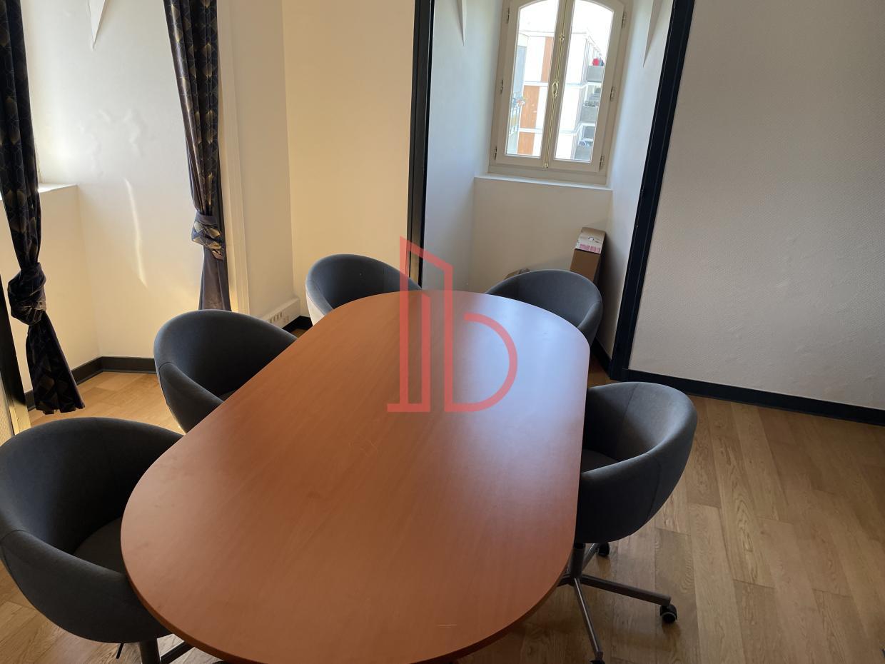 À louer Bureaux - Bègles 33130 - 504.19m²