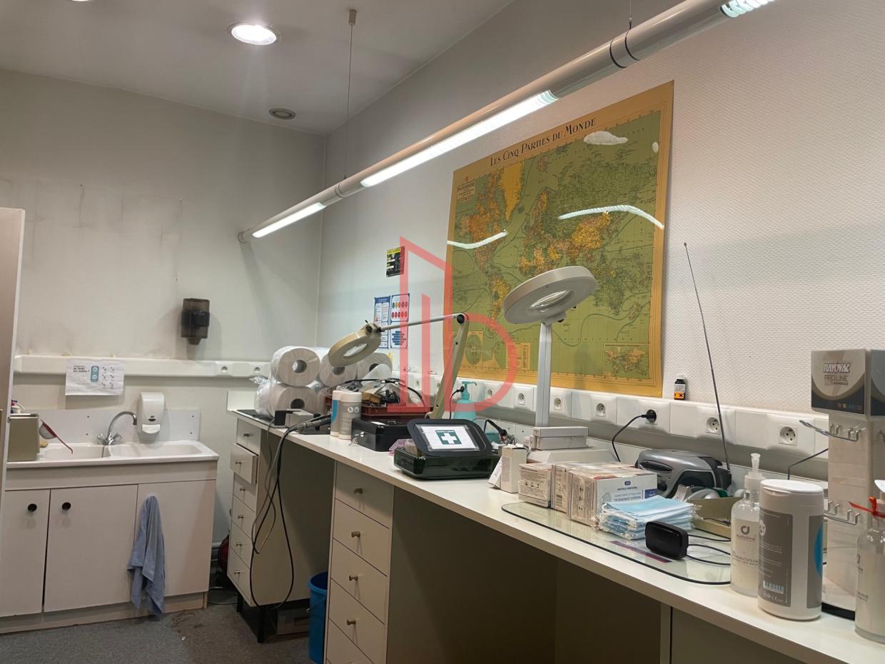 À louer Bureaux - Bordeaux 33000 - 250m²