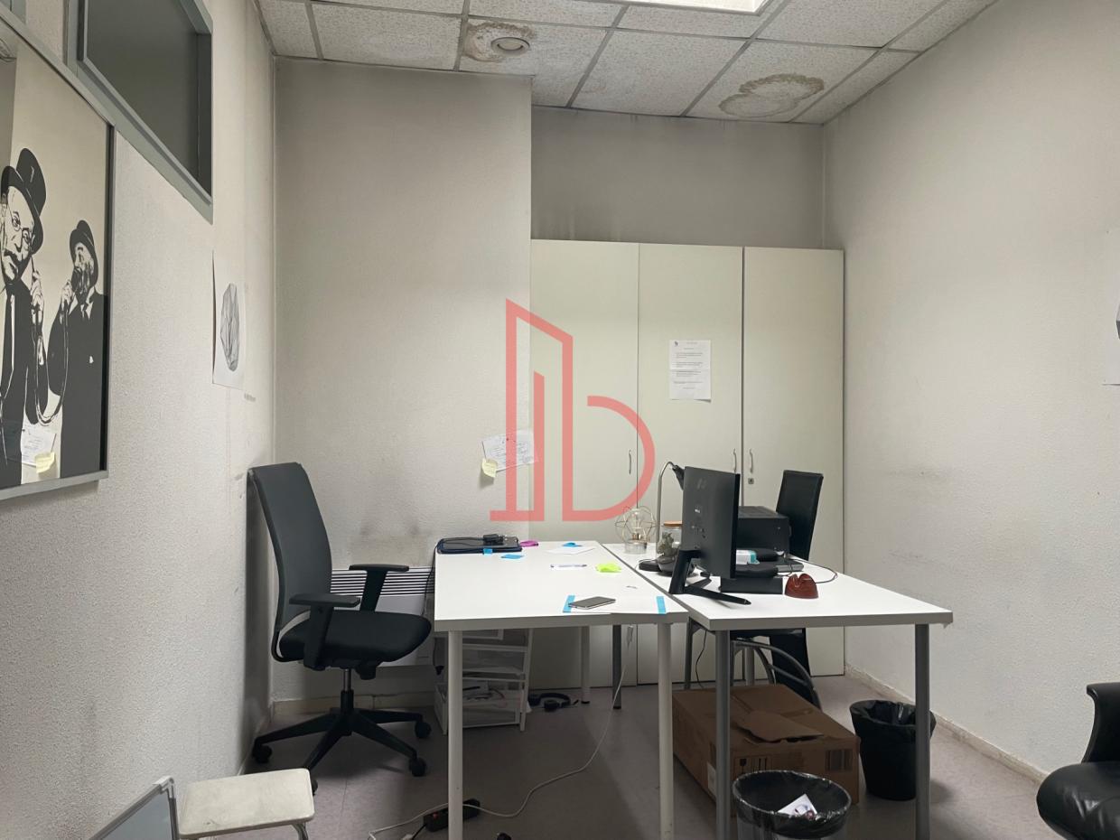 À louer Bureaux - Bordeaux 33000 - 250m²