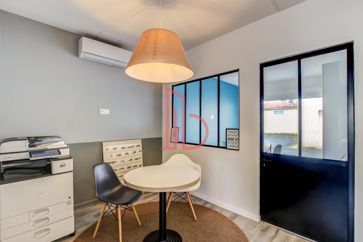 À louer Bureaux - Bordeaux 33000 - 70m²