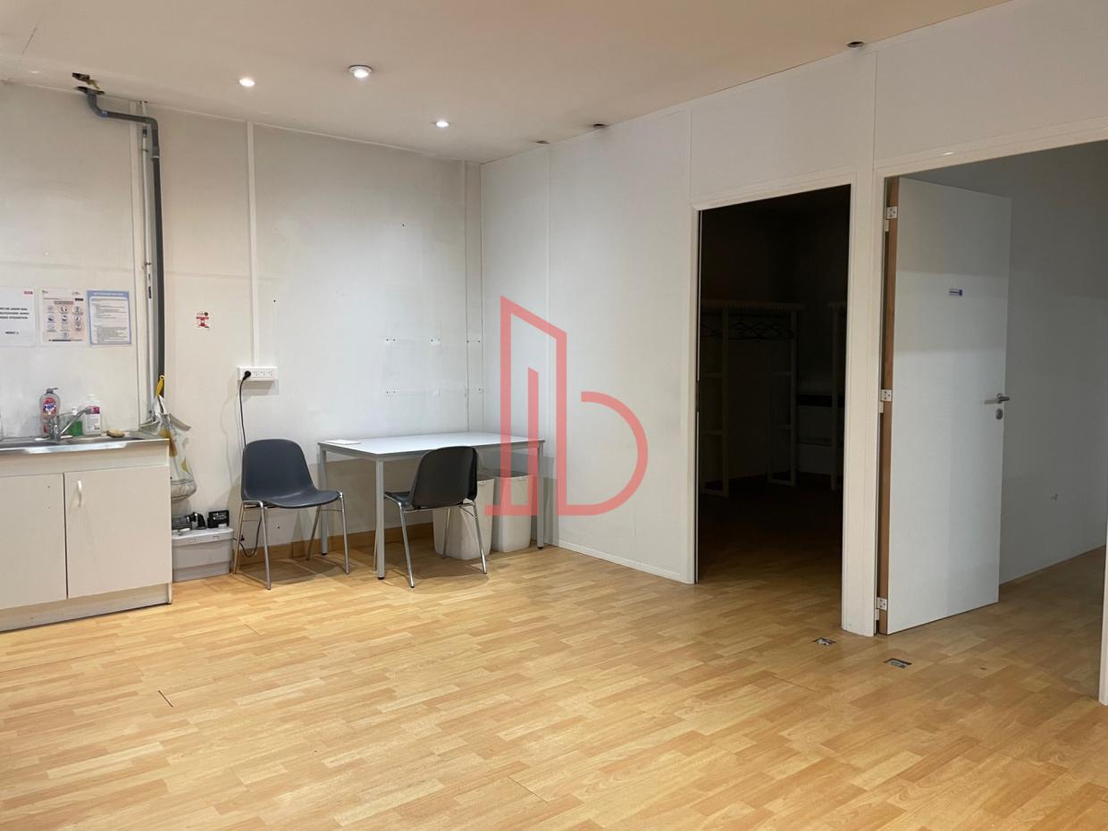 À louer Bureaux - Bordeaux 33300 - 410m²