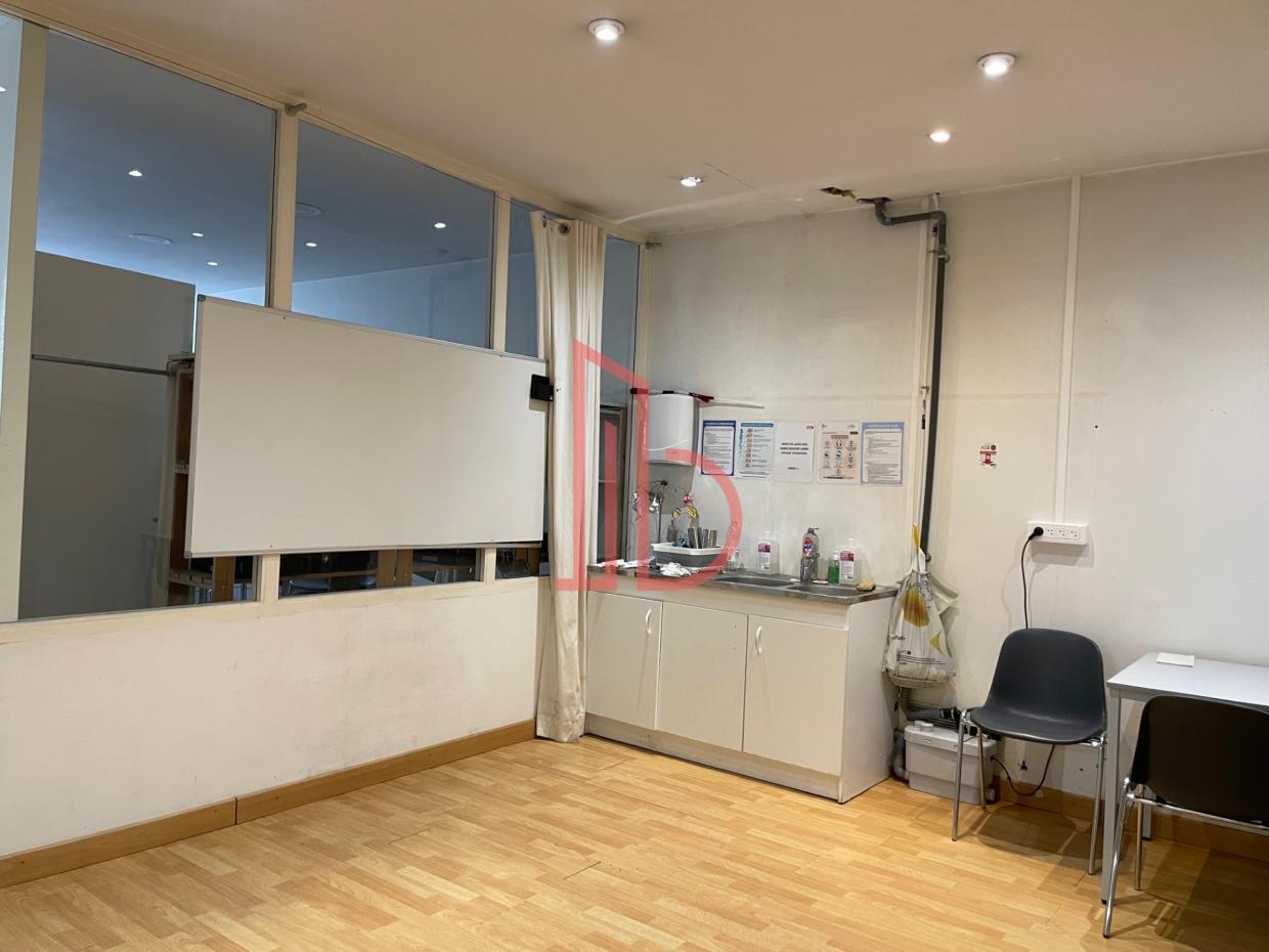 À louer Bureaux - Bordeaux 33300 - 410m²