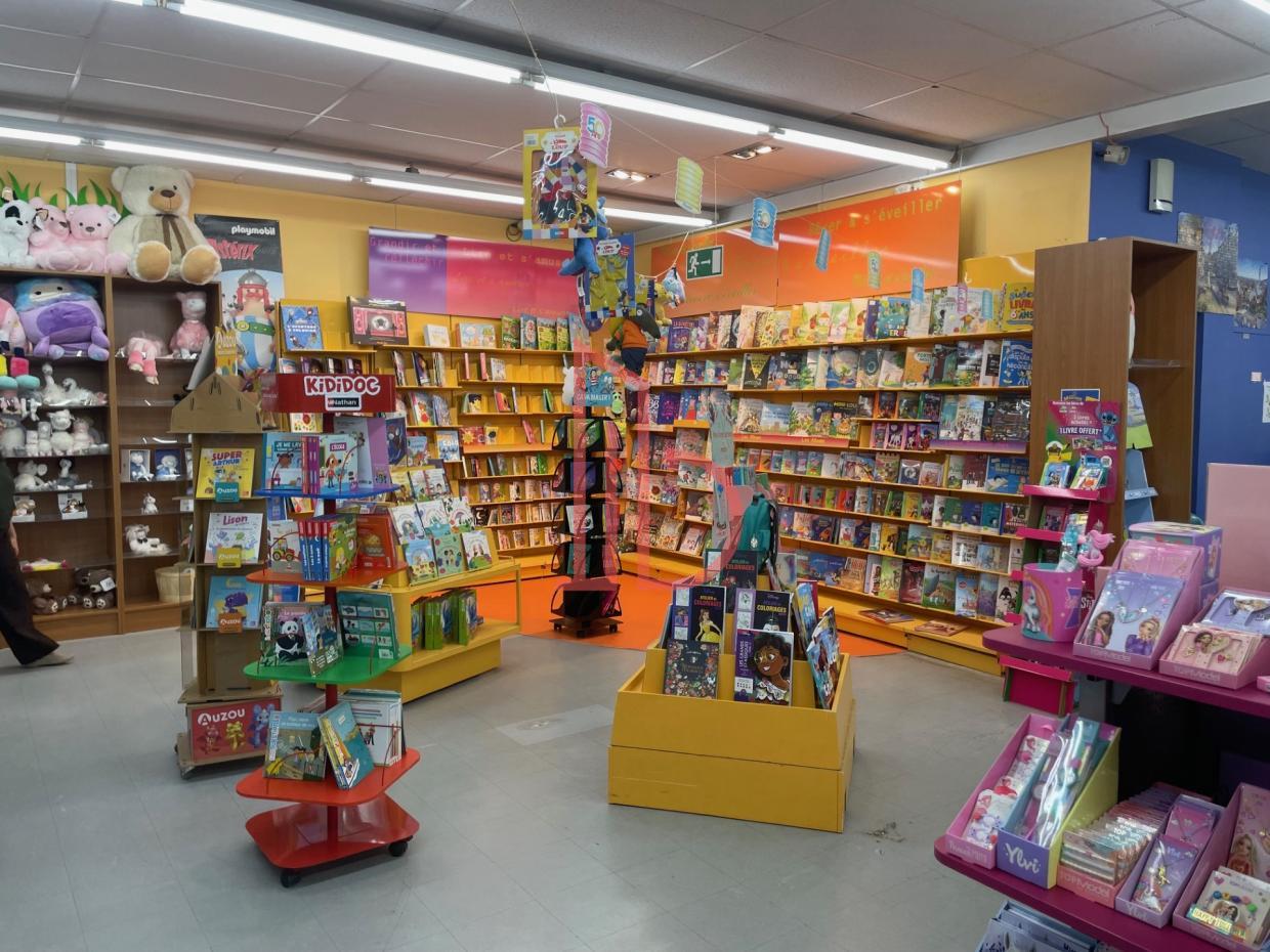 À louer Commerce - Bouliac 33270 - 890m²