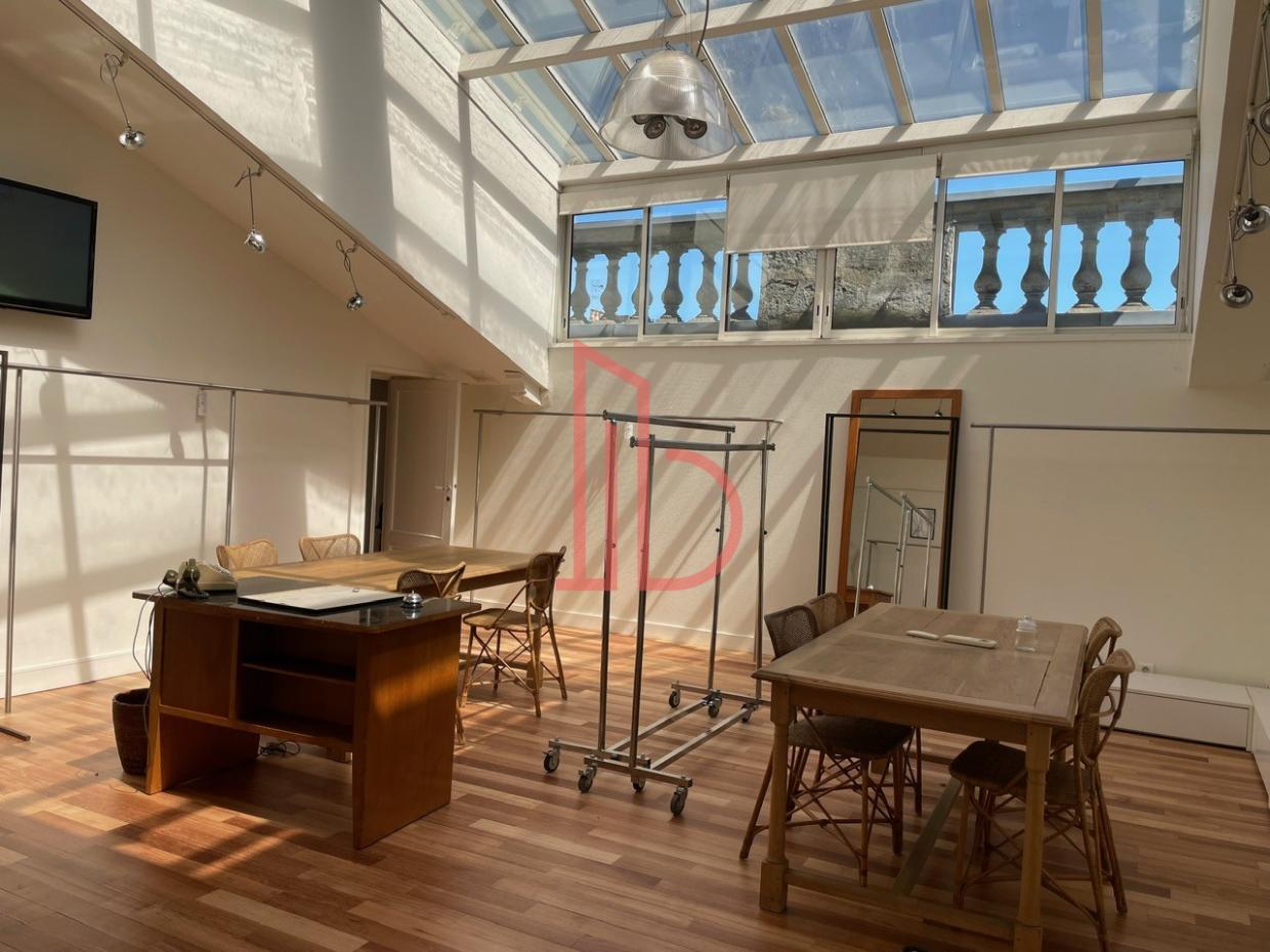 À louer Bureaux - Bordeaux 33000 - 176m²