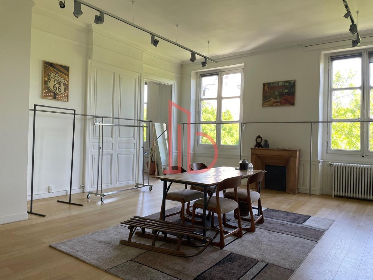 À louer Bureaux - Bordeaux 33000 - 176m²