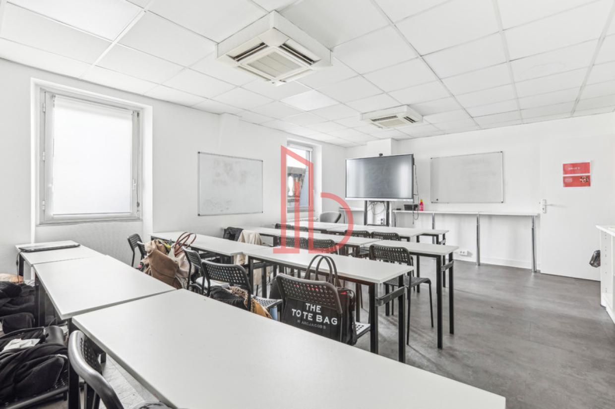 À louer Bureaux - Bordeaux 33000 - 441m²